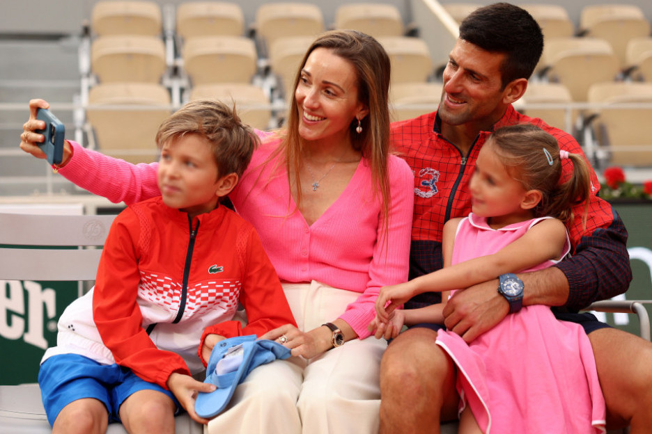 Novak je veliki vernik, a sina i ćerku je tek sada krstio: Čekao je zbog posebnog razloga Novak je veliki vernik, a sina i ćerku je tek sada krstio: Čekao je zbog posebnog razloga