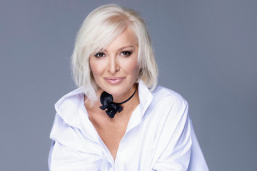 Olivera Kovačević se prepolovila! Svaka koščica joj se vidi, obrazi upali, fanovi zabrinuti: Šta si to, ženo, sa sobom uradila (FOTO) Olivera Kovačević se prepolovila! Svaka koščica joj se vidi, obrazi upali, fanovi zabrinuti: Šta si to, ženo, sa sobom uradila (FOTO)
