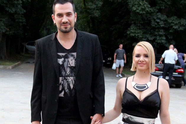 Ćerka Ane Štajdohar i Nikole Demonje odlučila čime želi da se bavi: Roditelji strepe ali ne mogu ništa (FOTO) Ćerka Ane Štajdohar i Nikole Demonje odlučila čime želi da se bavi: Roditelji strepe ali ne mogu ništa (FOTO)