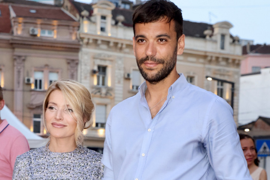 Ni dva meseca nije prošlo od porođaja, Anđelka Prpić obradovala PREDIVNIM vestima! Čestitke samo pljušte, Marko ne krije SUZE (FOTO) Ni dva meseca nije prošlo od porođaja, Anđelka Prpić obradovala PREDIVNIM vestima! Čestitke samo pljušte, Marko ne krije SUZE (FOTO)
