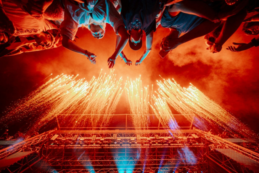 Više od 200.000 ljudi ujedinjeni sa Tvrđave poručili: EXIT SU LJUBAV I SLOBODA! Više od 200.000 ljudi ujedinjeni sa Tvrđave poručili: EXIT SU LJUBAV I SLOBODA!