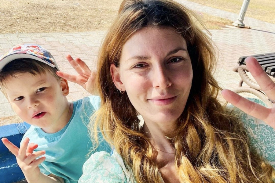 Kombinezon Tamare Dragičević savršen za leto: Naboran tačno gde treba da sakrije višak, evo gde ga možete kupiti za 4000 dinara (FOTO) Kombinezon Tamare Dragičević savršen za leto: Naboran tačno gde treba da sakrije višak, evo gde ga možete kupiti za 4000 dinara (FOTO)