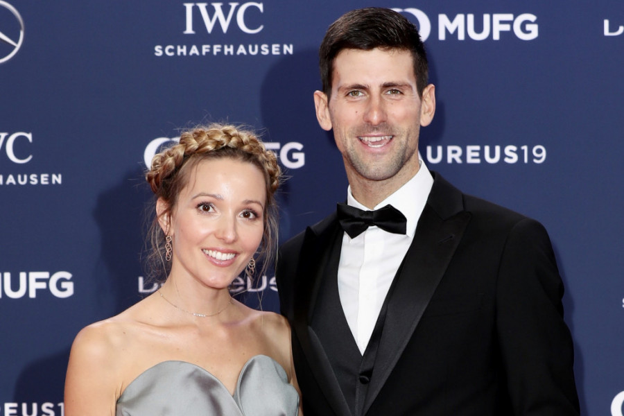 Ceo restoran se okretao: Pogledajte u kakvom izdanju smo uslikali Novaka i Jelenu, njeno ponašanje nije ostalo neprimećeno (FOTO) Ceo restoran se okretao: Pogledajte u kakvom izdanju smo uslikali Novaka i Jelenu, njeno ponašanje nije ostalo neprimećeno (FOTO)