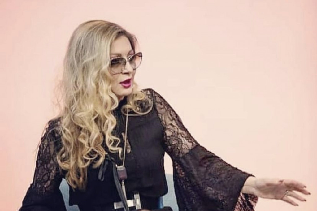 Svi pričaju o razvodu Danice Maksimović! Srceparajuće reči glumice rasplakale fanove (FOTO) Svi pričaju o razvodu Danice Maksimović! Srceparajuće reči glumice rasplakale fanove (FOTO)