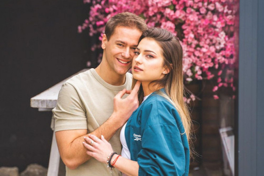 Devojka Luke Raca sa drugim čeka dete, a planirali su venčanje: Kakav šok (FOTO) Devojka Luke Raca sa drugim čeka dete, a planirali su venčanje: Kakav šok (FOTO)