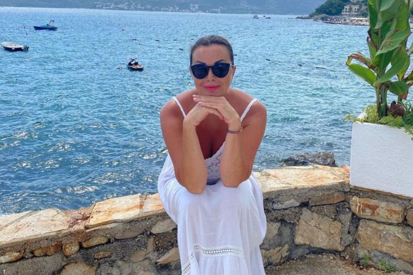 Kupaći Dragane Katić skriva sve mane na telu: Da li vam se dopada kako joj stoji? (FOTO) Kupaći Dragane Katić skriva sve mane na telu: Da li vam se dopada kako joj stoji? (FOTO)