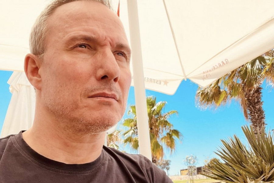 Prizor sa ležaljke zapalio internet: Miloš Timotijević na letovanju sa novom suprugom Tijanom u Potrugalu, pogledajte tu sreću (FOTO) Prizor sa ležaljke zapalio internet: Miloš Timotijević na letovanju sa novom suprugom Tijanom u Potrugalu, pogledajte tu sreću (FOTO)