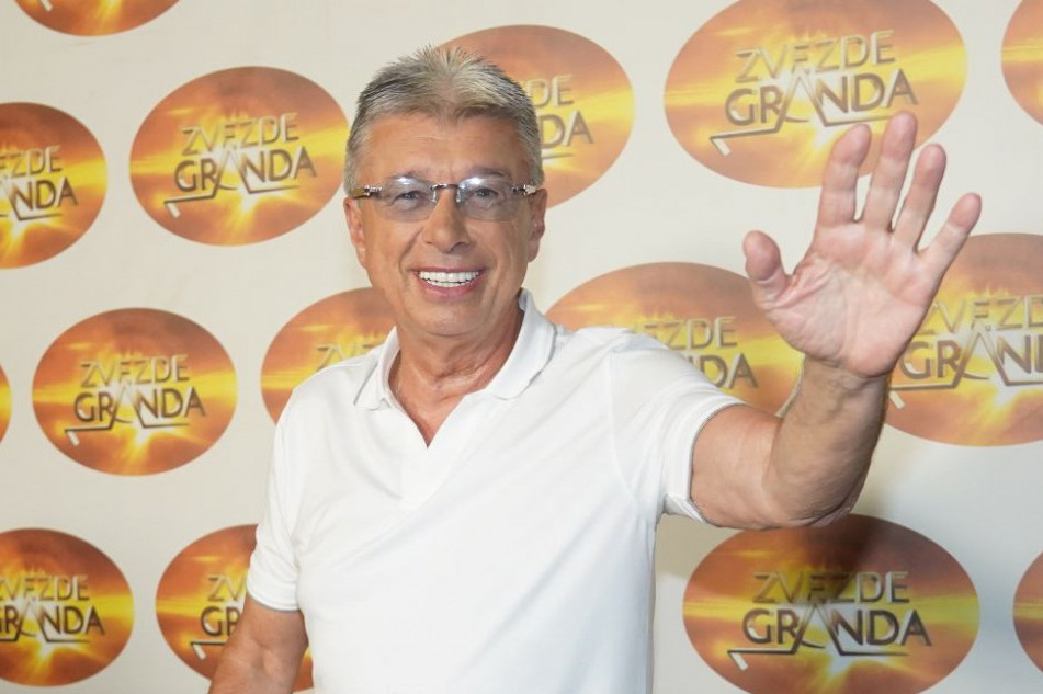 Kad su mi javili da si umro svirala je neka naša pesma: Oproštaj od voljenog Saše Popovića Kad su mi javili da si umro svirala je neka naša pesma: Oproštaj od voljenog Saše Popovića