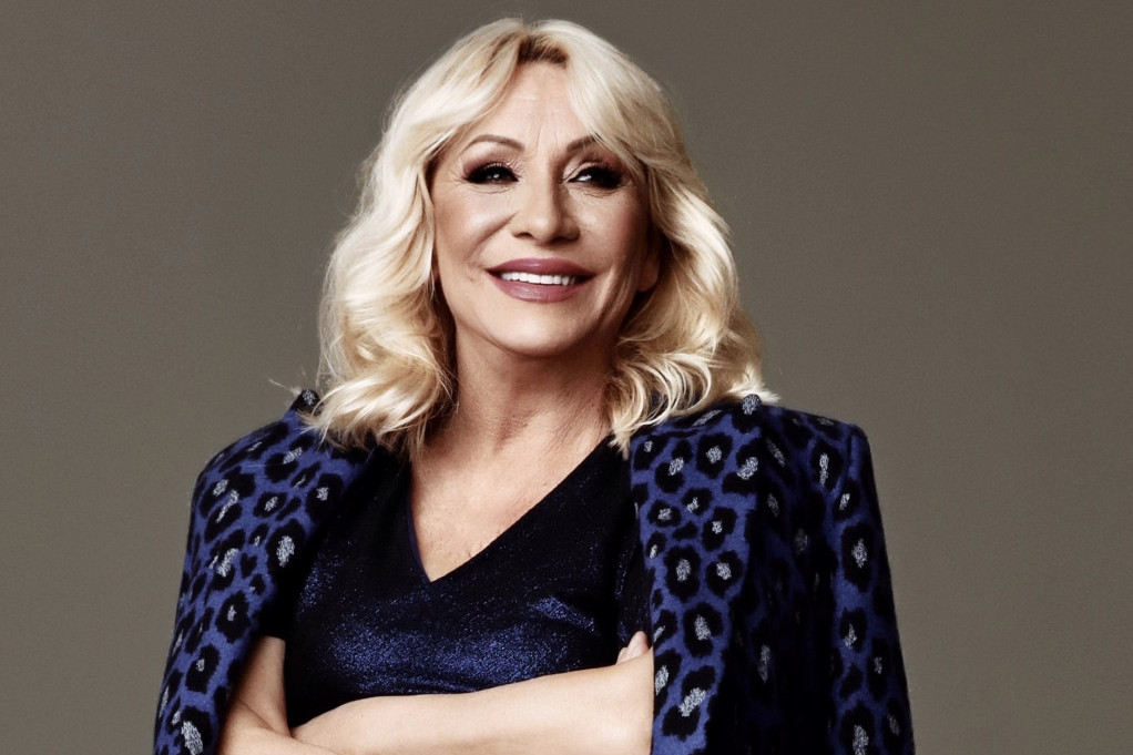 Tajna ljubav Vesne Zmijanac: Naš SLAVNI PEVAČ čije hitove obožavate je osvojio njeno srce, pogledajte zajedničku fotografiju Tajna ljubav Vesne Zmijanac: Naš SLAVNI PEVAČ čije hitove obožavate je osvojio njeno srce, pogledajte zajedničku fotografiju