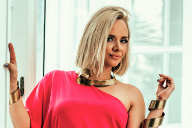 Ovako treba da izgleda žena u petoj deceniji! Ana Štajdohar se skinula u bikini pa zadala zadatak mnogo mlađim koleginicama (FOTO) Ovako treba da izgleda žena u petoj deceniji! Ana Štajdohar se skinula u bikini pa zadala zadatak mnogo mlađim koleginicama (FOTO)