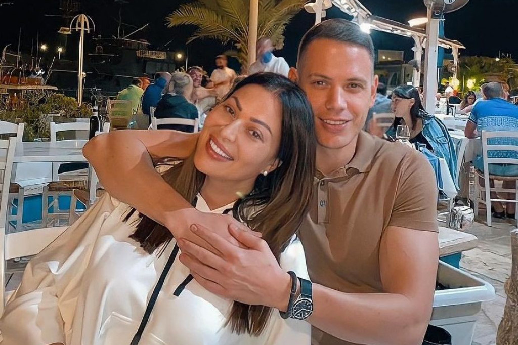 LJUBAV je bila JAČA: Ceca i Bogdan ponovo ZAJEDNO, on objavio fotografiju na Instagramu i sve potvrdio LJUBAV je bila JAČA: Ceca i Bogdan ponovo ZAJEDNO, on objavio fotografiju na Instagramu i sve potvrdio