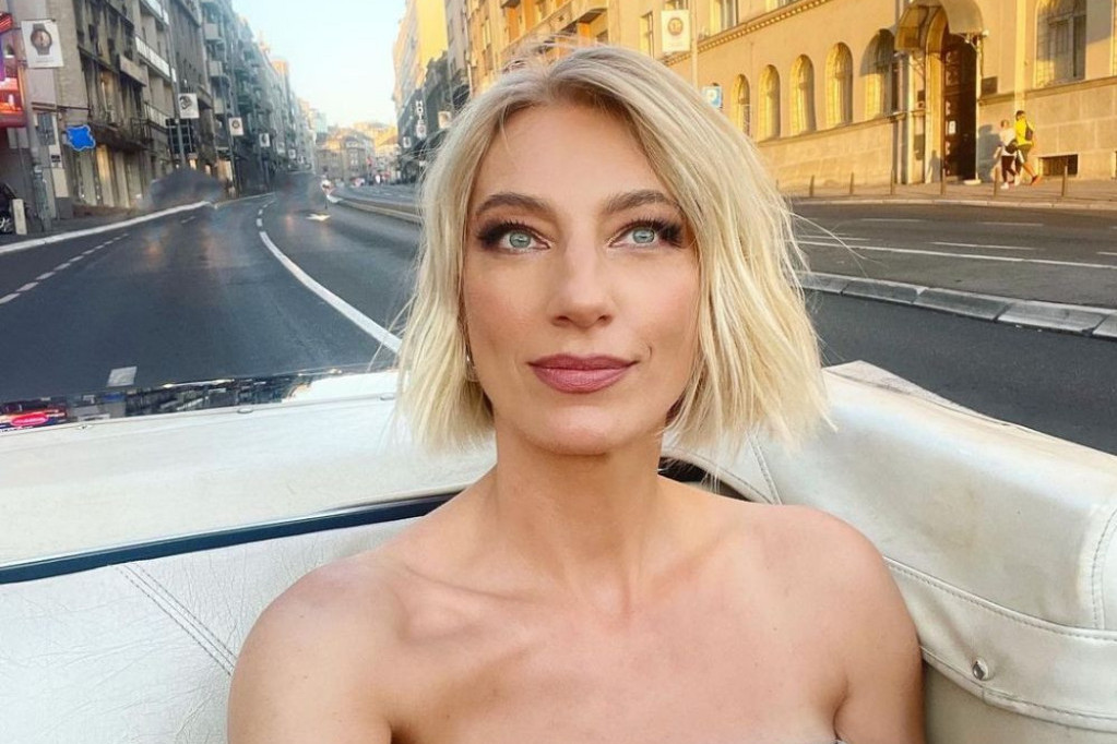 Ana Stanić pokazala sina! Vuk je sada veliki momak, pogledajte u kakvog je lepotana stasao (FOTO) Ana Stanić pokazala sina! Vuk je sada veliki momak, pogledajte u kakvog je lepotana stasao (FOTO)