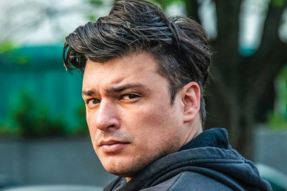 Andrija Kuzmanović drastično smršao: Glumac izgubio 30 kilograma, pogledajte tu promenu (FOTO) Andrija Kuzmanović drastično smršao: Glumac izgubio 30 kilograma, pogledajte tu promenu (FOTO)