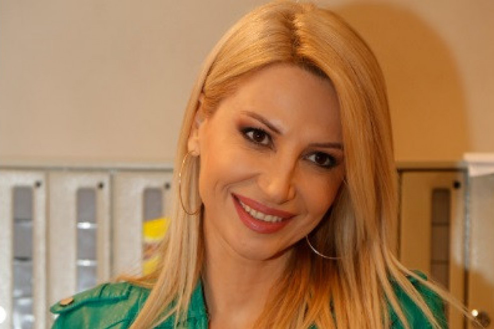Novi dečko Jelene Jovičić je STRAŠAN DASA: Glumica posle razvoda konačno našla sreću, da li prepoznajete njenog frajera? (FOTO)