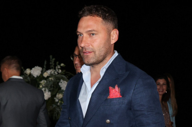 Jelena će poludeti - Duško dobio čestitku od posebne osobe: Plavuša je i nosi ime kao jedna naša glumica Jelena će poludeti - Duško dobio čestitku od posebne osobe: Plavuša je i nosi ime kao jedna naša glumica