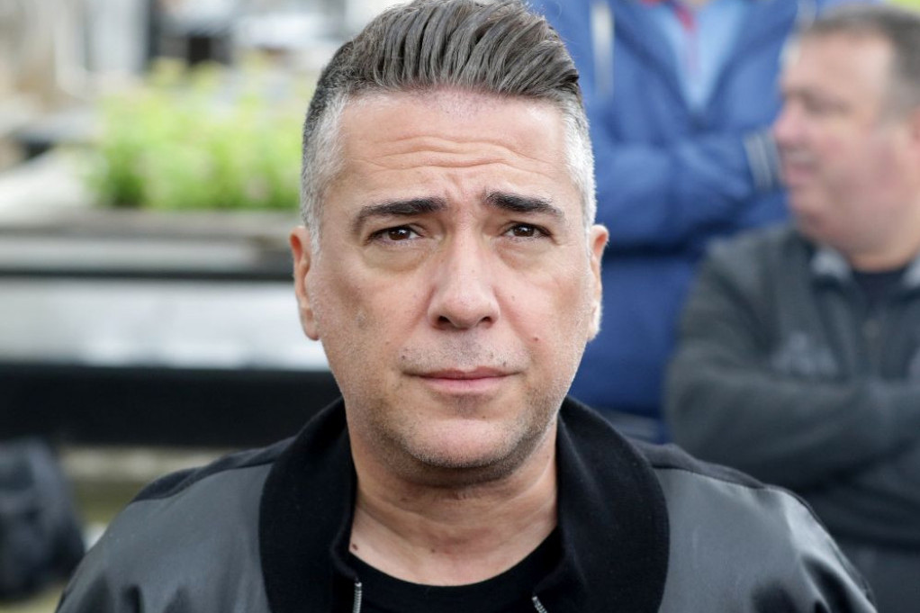 Zajednička fotografija i potresne reči! Potpuno slomljen Željko Joksimović oglasio se na Instagramu i rasplakao sve: Nedostaješ... (FOTO) Zajednička fotografija i potresne reči! Potpuno slomljen Željko Joksimović oglasio se na Instagramu i rasplakao sve: Nedostaješ... (FOTO)
