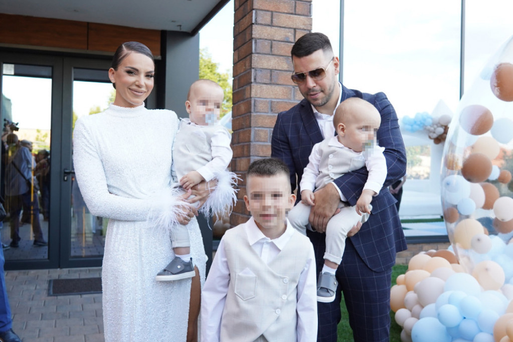 Malo poznati detalji ljubavne priče Ivane Pavković i Petra Mitića će vas raznežiti: Čak dva puta ju je prosio (FOTO) Malo poznati detalji ljubavne priče Ivane Pavković i Petra Mitića će vas raznežiti: Čak dva puta ju je prosio (FOTO)