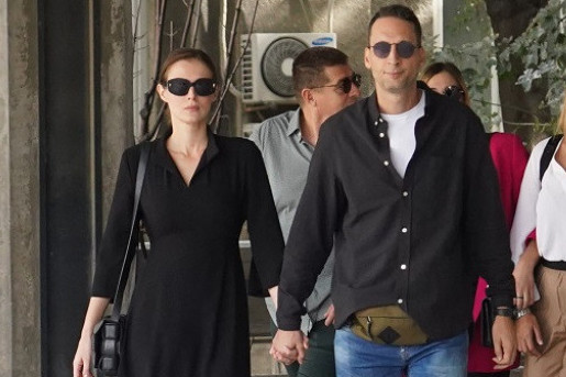 OTKRIVAMO! Ovde Milena Radulović živi sa Ognjenom Jankovićem! Od cene kuhinje će vam se zavrteti u glavi (FOTO) OTKRIVAMO! Ovde Milena Radulović živi sa Ognjenom Jankovićem! Od cene kuhinje će vam se zavrteti u glavi (FOTO)