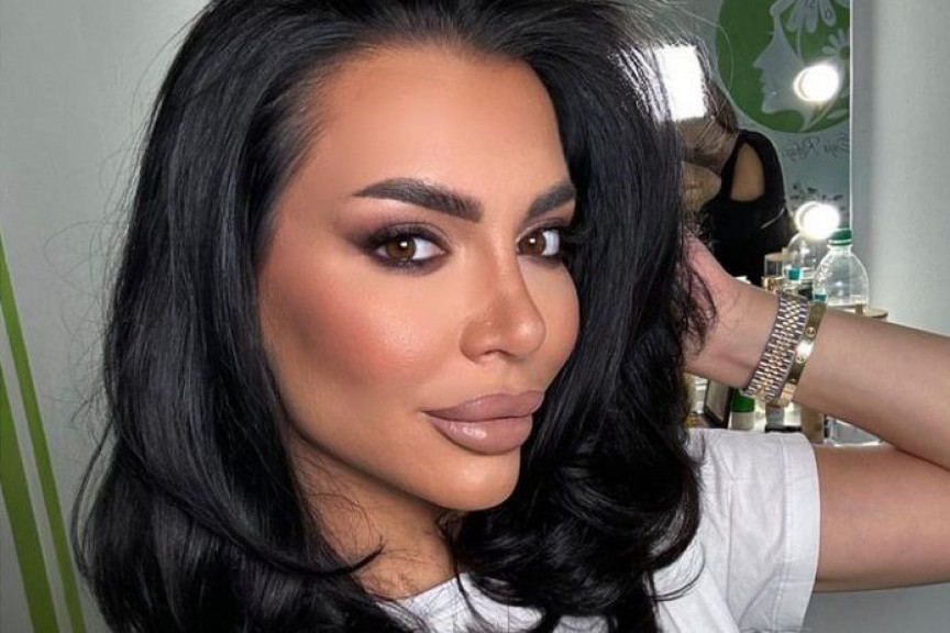 Helena Topalović više NE IZGLEDA ISTO! Drastično promenila imidž posle porođaja (FOTO) Helena Topalović više NE IZGLEDA ISTO! Drastično promenila imidž posle porođaja (FOTO)