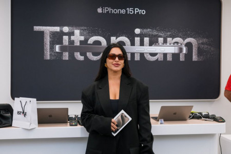 Seka Aleksić prva aktivirala novi iPhone 15 Seka Aleksić prva aktivirala novi iPhone 15