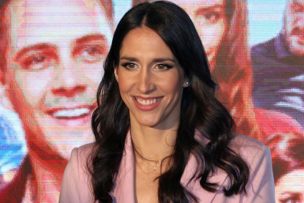 Sin i ćerka Jelisavete i Tea prvi put u pozorištu: Svi gledaju samo u njih! Bogdan je isti tata, a Petra mamina lepotica (FOTO) Sin i ćerka Jelisavete i Tea prvi put u pozorištu: Svi gledaju samo u njih! Bogdan je isti tata, a Petra mamina lepotica (FOTO)