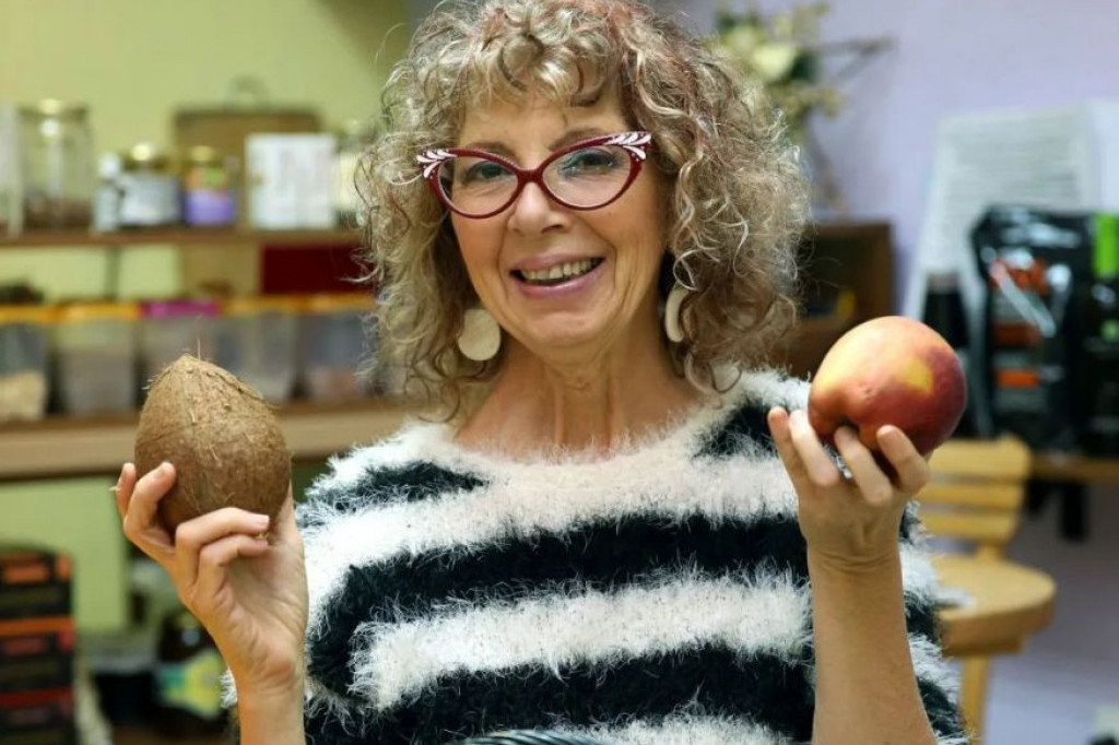 Bakine vanilice bez margarina i šećera! Maja Volk ima recept za zdraviju verziju vaše omiljene poslastice iz detinjstva (VIDEO) Bakine vanilice bez margarina i šećera! Maja Volk ima recept za zdraviju verziju vaše omiljene poslastice iz detinjstva (VIDEO)