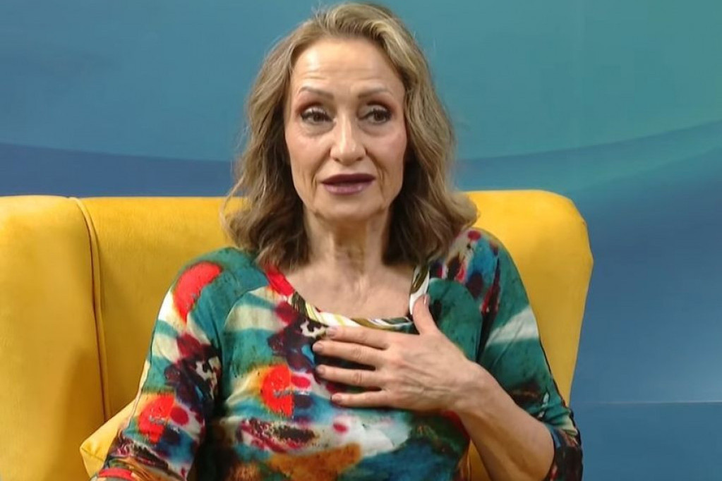 Bori se da othrani jedinicu, a njega ništa ne zanima: On je Ljijanu Jakšić ostavio čim je čuo za trudnoću, ćerka Darija ga ne zanima Bori se da othrani jedinicu, a njega ništa ne zanima: On je Ljijanu Jakšić ostavio čim je čuo za trudnoću, ćerka Darija ga ne zanima