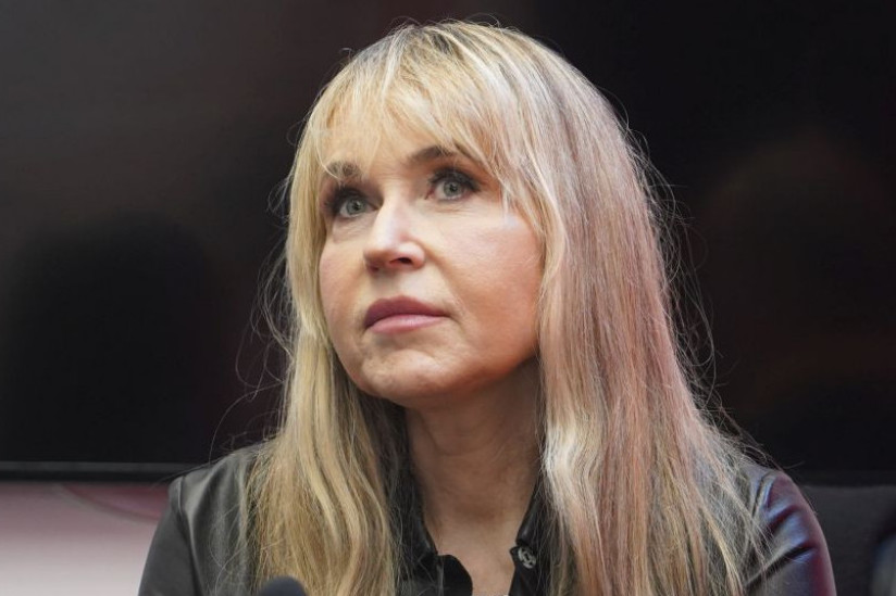 Anica Dobra dugo odolevala trendu večite mladosti i estetskim korekcijama, ali promenila je mišljenje... Evo kako sada izgleda (FOTO) Anica Dobra dugo odolevala trendu večite mladosti i estetskim korekcijama, ali promenila je mišljenje... Evo kako sada izgleda (FOTO)