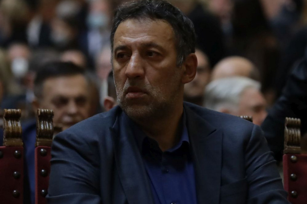 Pukao mi je žuč od gorčine koja se sakupila u meni:  Vlade Divac o najtežem životnom periodu Pukao mi je žuč od gorčine koja se sakupila u meni:  Vlade Divac o najtežem životnom periodu