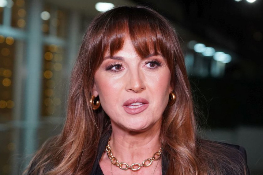 14 godina od kraha ljubavi sa Zeremskim, Aleksandra progovorila o odgajanju ćerke: Teško je biti i otac i majka 14 godina od kraha ljubavi sa Zeremskim, Aleksandra progovorila o odgajanju ćerke: Teško je biti i otac i majka