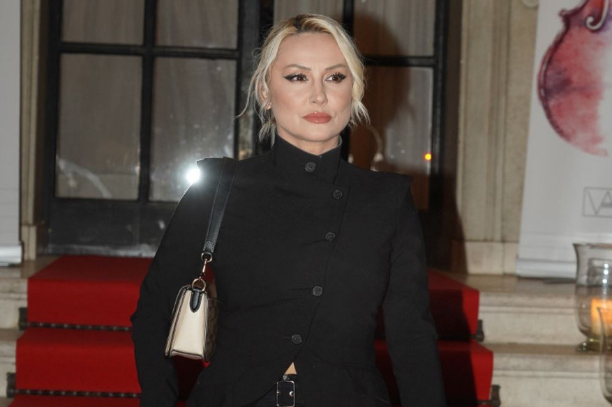 Zla, maliciozna, a pre svega ljubomorna! Koleginica oplela po Goci Tržan - Godinama me kopira: Ja ošišam paž, mora i ona! Zla, maliciozna, a pre svega ljubomorna! Koleginica oplela po Goci Tržan - Godinama me kopira: Ja ošišam paž, mora i ona!