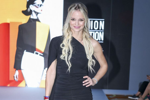 Mesecima je nismo videli: Maja Mandžuka prošetala ulicama Beograda i to u kakvom društvu FOTO Mesecima je nismo videli: Maja Mandžuka prošetala ulicama Beograda i to u kakvom društvu FOTO