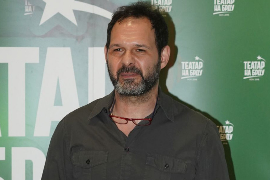 Posle razvoda napustio porodični stan u Beogradu: Evo gde i kako sada živi Aleksandar Srećković Kubura (FOTO) Posle razvoda napustio porodični stan u Beogradu: Evo gde i kako sada živi Aleksandar Srećković Kubura (FOTO)