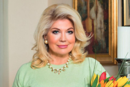 Scenu zamenila baštom: Ovako izgleda Suzana Mančić kad zasuče rukave (FOTO)