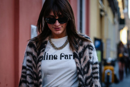 Suknja koja ide baš uz sve: Najbolja je modna investicija i pristaje svakoj figuri Suknja koja ide baš uz sve: Najbolja je modna investicija i pristaje svakoj figuri