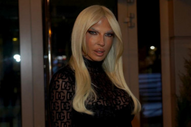 Kad mi neko kaže da sam baba smršam 100 grama: Jelena Karleuša besno odbrusila muškarcima - Ćelave glave, pivski stomaci i promaje na računu