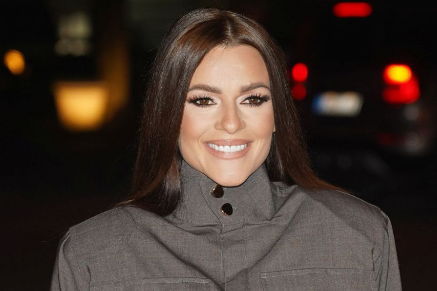 Jelena Kostov otvara vrata planinske kuće na Goliji: Ovakav luksuz videli ste samo u filmovima (FOTO) Jelena Kostov otvara vrata planinske kuće na Goliji: Ovakav luksuz videli ste samo u filmovima (FOTO)