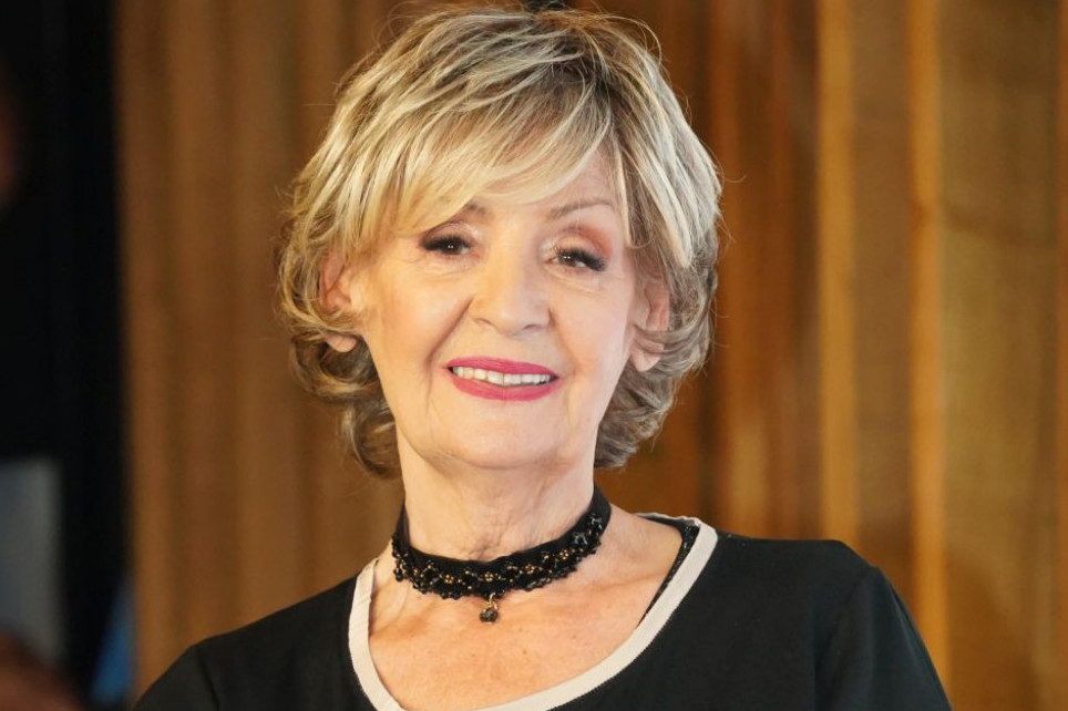 Lepa zgrnula para i para: U testamentu sve lepo stoji šta je stekla, a evo ko je naslednik (FOTO) Lepa zgrnula para i para: U testamentu sve lepo stoji šta je stekla, a evo ko je naslednik (FOTO)