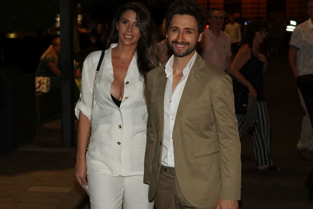 Životna želja im se ostvarila:  Godinama su priželjkivali dete, a sada je stigla devojčica prelepog imena Životna želja im se ostvarila:  Godinama su priželjkivali dete, a sada je stigla devojčica prelepog imena