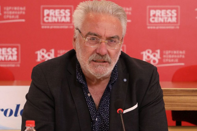 Umesto sreće tuga: Sinu Branimira Nestorovića saopštena teška dijagnoza, a tek što mu je ćerka ozdravila (FOTO) Umesto sreće tuga: Sinu Branimira Nestorovića saopštena teška dijagnoza, a tek što mu je ćerka ozdravila (FOTO)