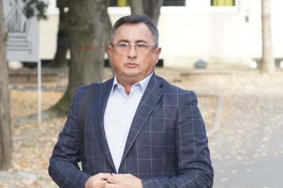 Supruga Voje Nedeljkovića zamalo da bude žena Dekija Pantelića: 17 godina je mlađa, a bavi se zahtevnom profesijom Supruga Voje Nedeljkovića zamalo da bude žena Dekija Pantelića: 17 godina je mlađa, a bavi se zahtevnom profesijom