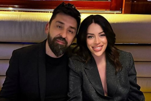 Ognjen i Mina otkrili presladak trenutak sa sinom: Perun napravio nestašluk u stanu pa se sakrio od roditelja Ognjen i Mina otkrili presladak trenutak sa sinom: Perun napravio nestašluk u stanu pa se sakrio od roditelja