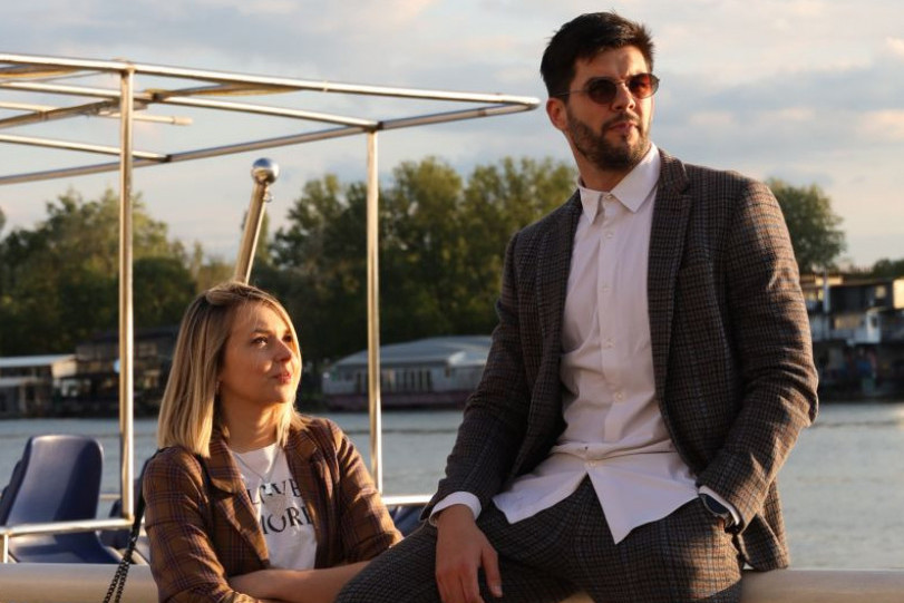 U domu Une i Stevana Pialea dvostruko slavlje za Božić: Ćerki Kati obratili se dirljivim rečima (FOTO) U domu Une i Stevana Pialea dvostruko slavlje za Božić: Ćerki Kati obratili se dirljivim rečima (FOTO)