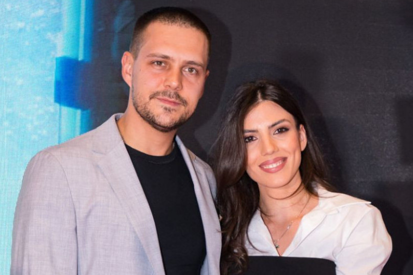 Supruga Miloša Bikovića iznenadila slikom iz porodičnog doma: Sa svima podelila najintimniji trenutak Supruga Miloša Bikovića iznenadila slikom iz porodičnog doma: Sa svima podelila najintimniji trenutak