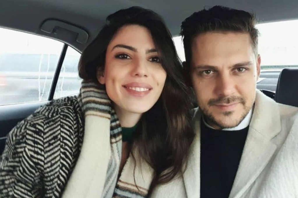 Biković i Ivana Malić nakon venčanja otputovali! Ne, oni ne provode medeni mesec kao drugi ljudi (FOTO) Biković i Ivana Malić nakon venčanja otputovali! Ne, oni ne provode medeni mesec kao drugi ljudi (FOTO)