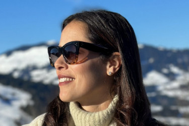 Odiše luksuzom, lako se uklapa i osvežava svaku zimsku kombinaciju: Najtraženiji kaput sezone Ana Ivanović ovako kombinuje FOTO