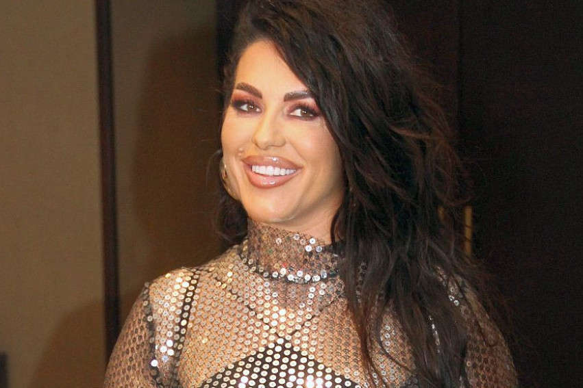 Skupocena i moćna: Torba Seke Aleksić čini čuda i za najjednostavniji autfit (FOTO) Skupocena i moćna: Torba Seke Aleksić čini čuda i za najjednostavniji autfit (FOTO)