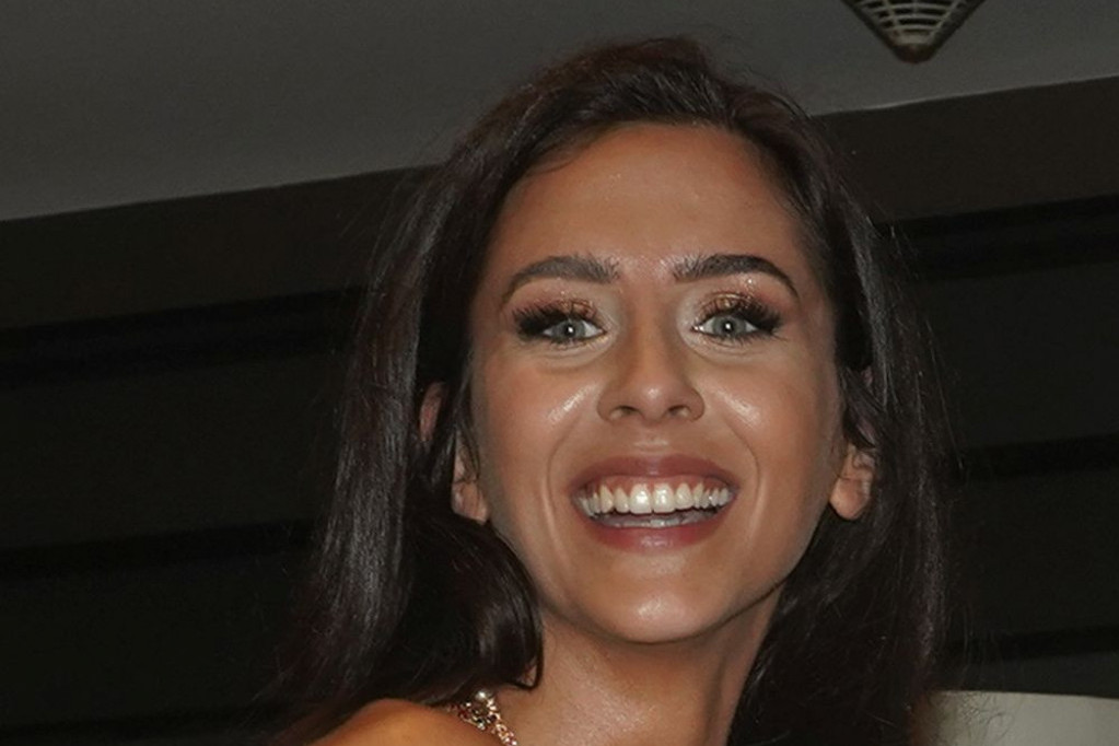 Partner ostao nepokretan, nju zadesila bolest, a sad blista u belom: Ivana Dudić u venčanici, svi čestitaju (FOTO) Partner ostao nepokretan, nju zadesila bolest, a sad blista u belom: Ivana Dudić u venčanici, svi čestitaju (FOTO)