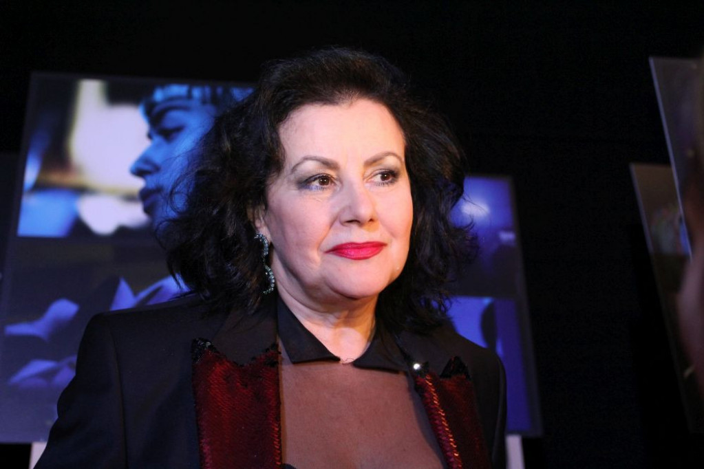 Dirala sam zabranjeno voće, goreću u paklu: Snežana Savić u 72. godini priznala svoj najveći greh Dirala sam zabranjeno voće, goreću u paklu: Snežana Savić u 72. godini priznala svoj najveći greh