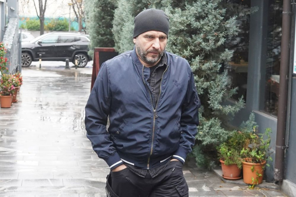 Suprugu krije, a imanje pokazao: U ovom raju u okolini Valjeva živi Nenad Jezdić sa voljenom Sarom (FOTO) Suprugu krije, a imanje pokazao: U ovom raju u okolini Valjeva živi Nenad Jezdić sa voljenom Sarom (FOTO)